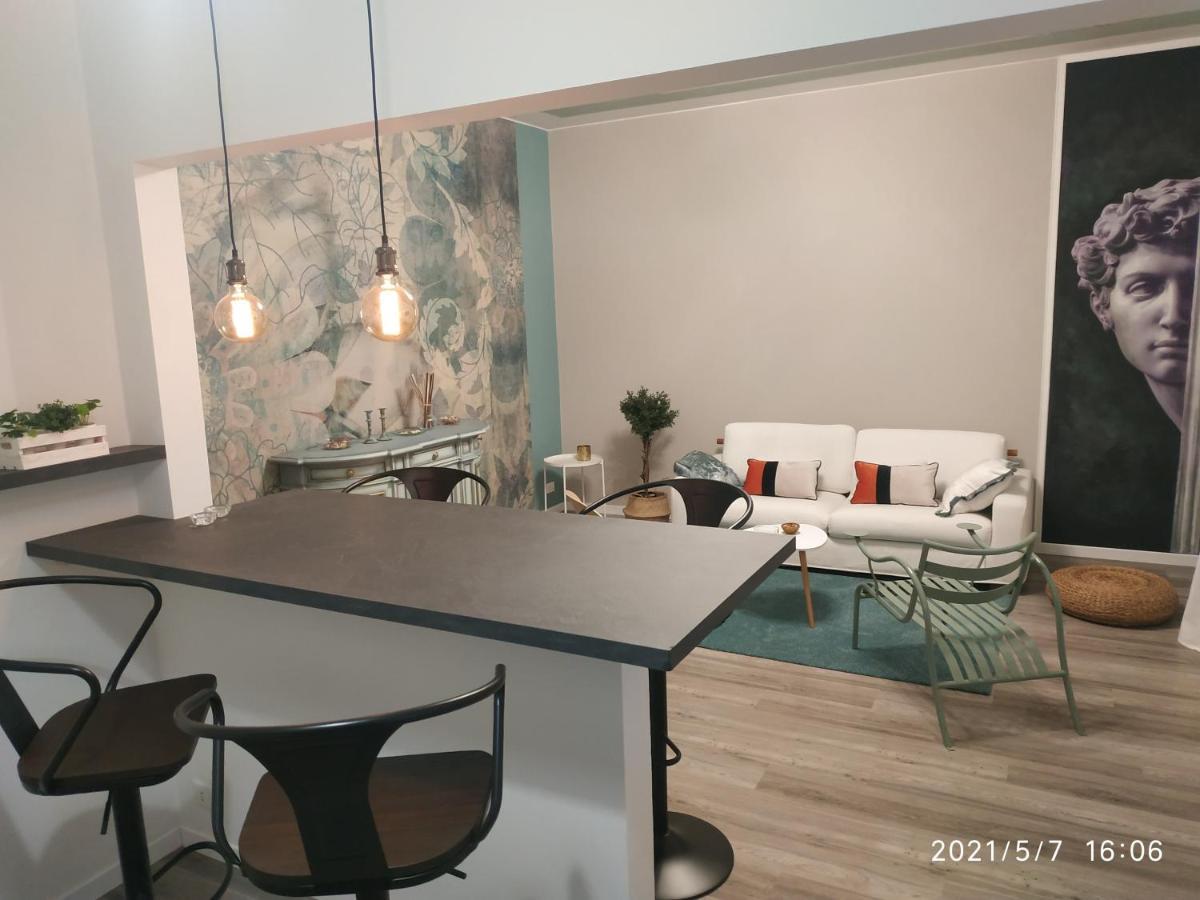 Aurora Flowers - Two Rooms And Free Parking Near Center And Train Station Modena Exterior photo