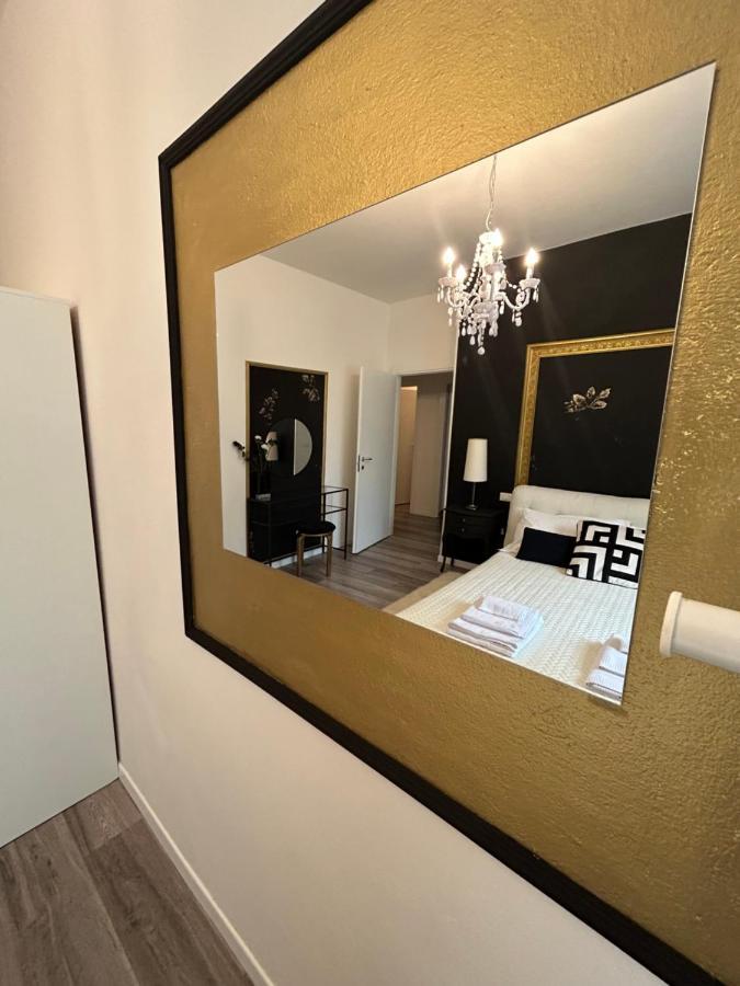 Aurora Flowers - Two Rooms And Free Parking Near Center And Train Station Modena Exterior photo